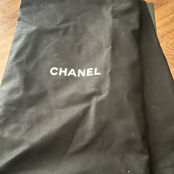 Chanel Slides - Picture 3 of 6